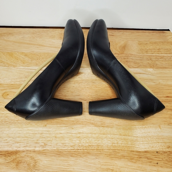 Ecco Black Women's Heels - Picture 8 of 9